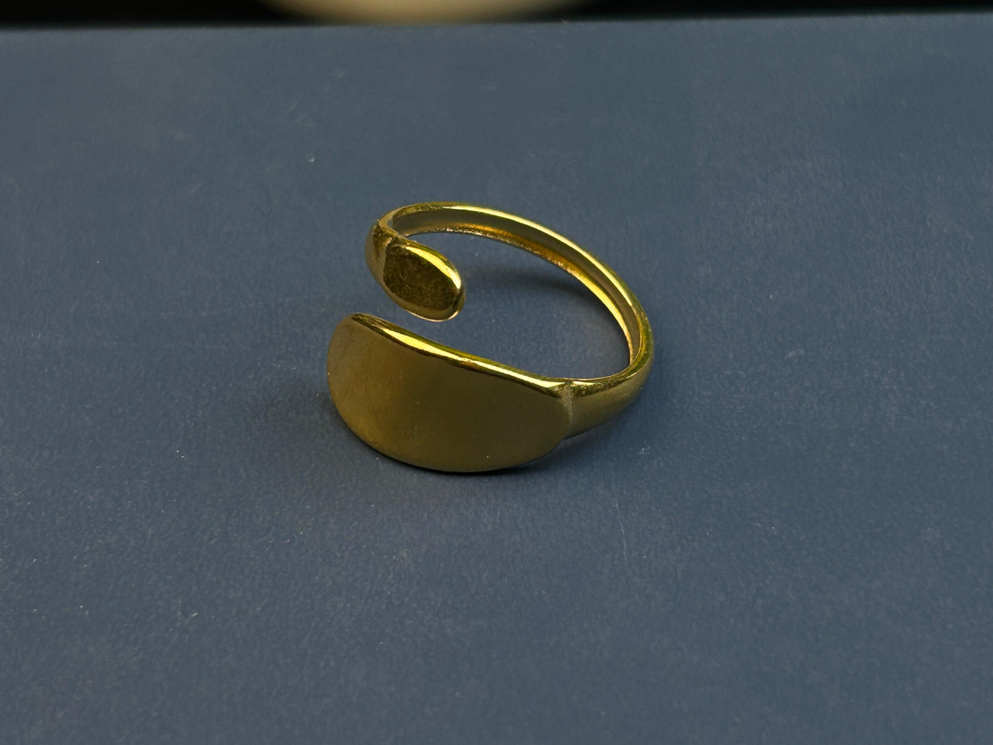 Adjustable Curve Ring