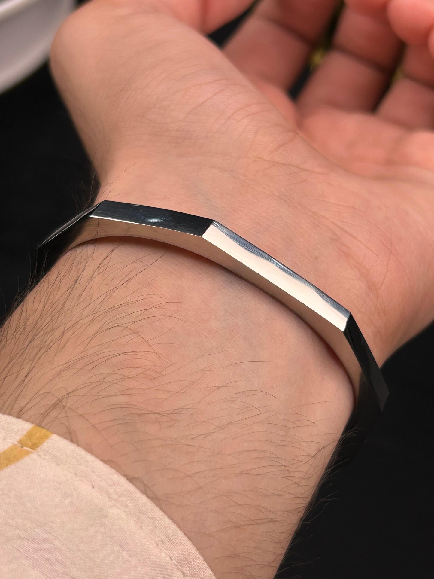 Apex Handcuff- Stainless Steel