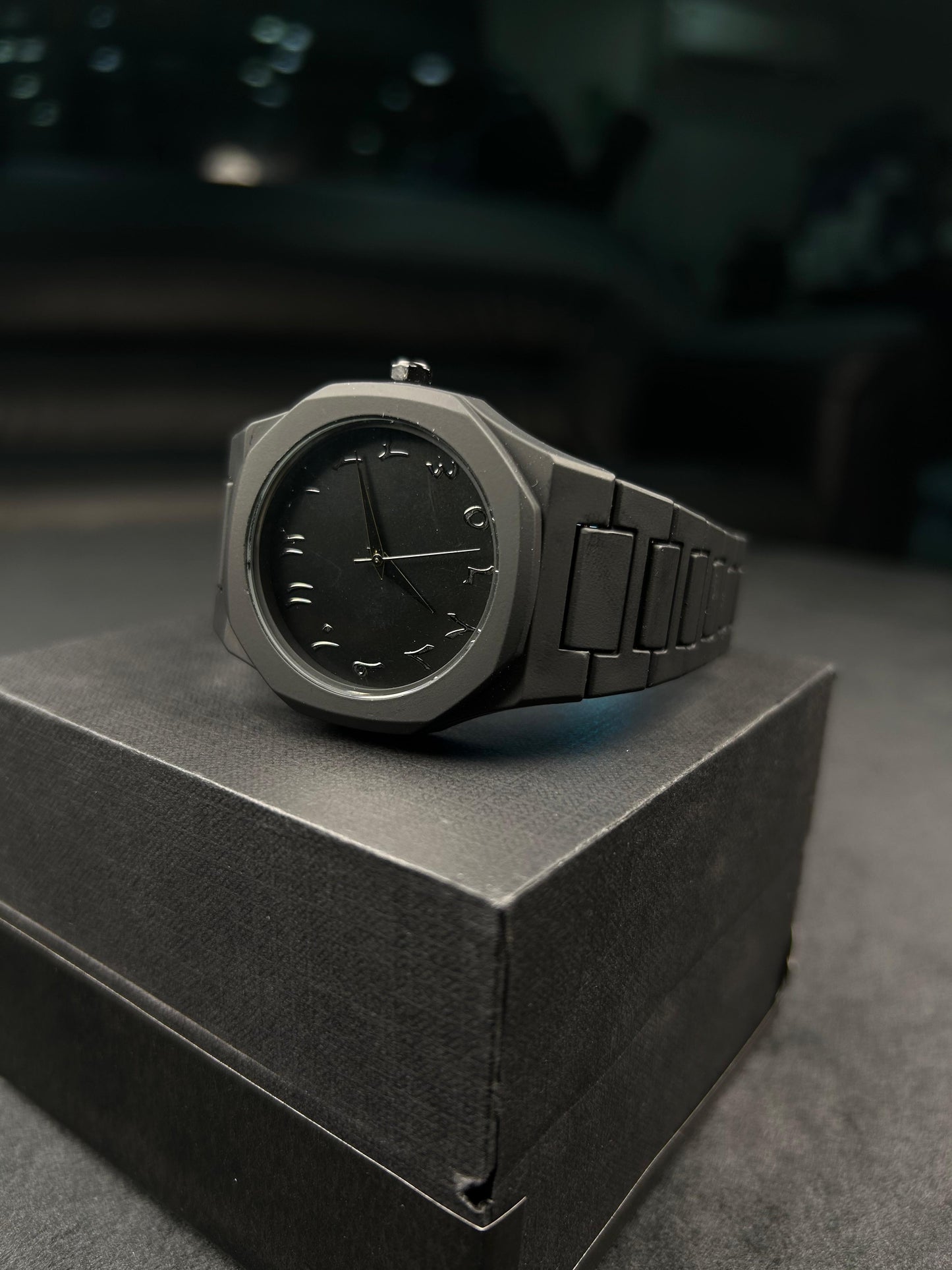 Black Arabic Aura Watch