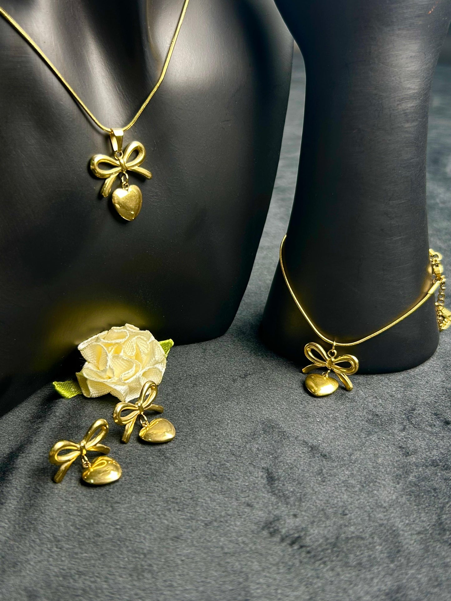 Bow Heart Linked Set