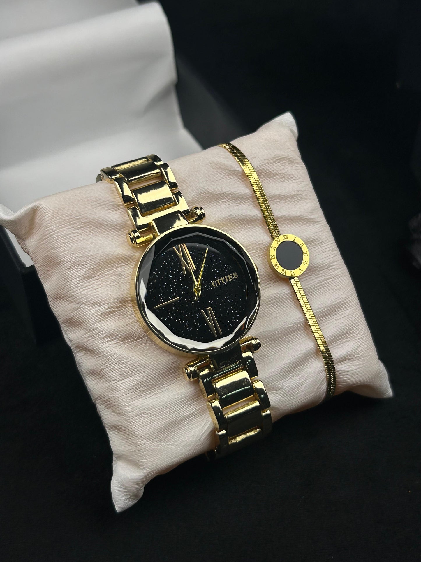 Cities Watch with Elegant Bracelet