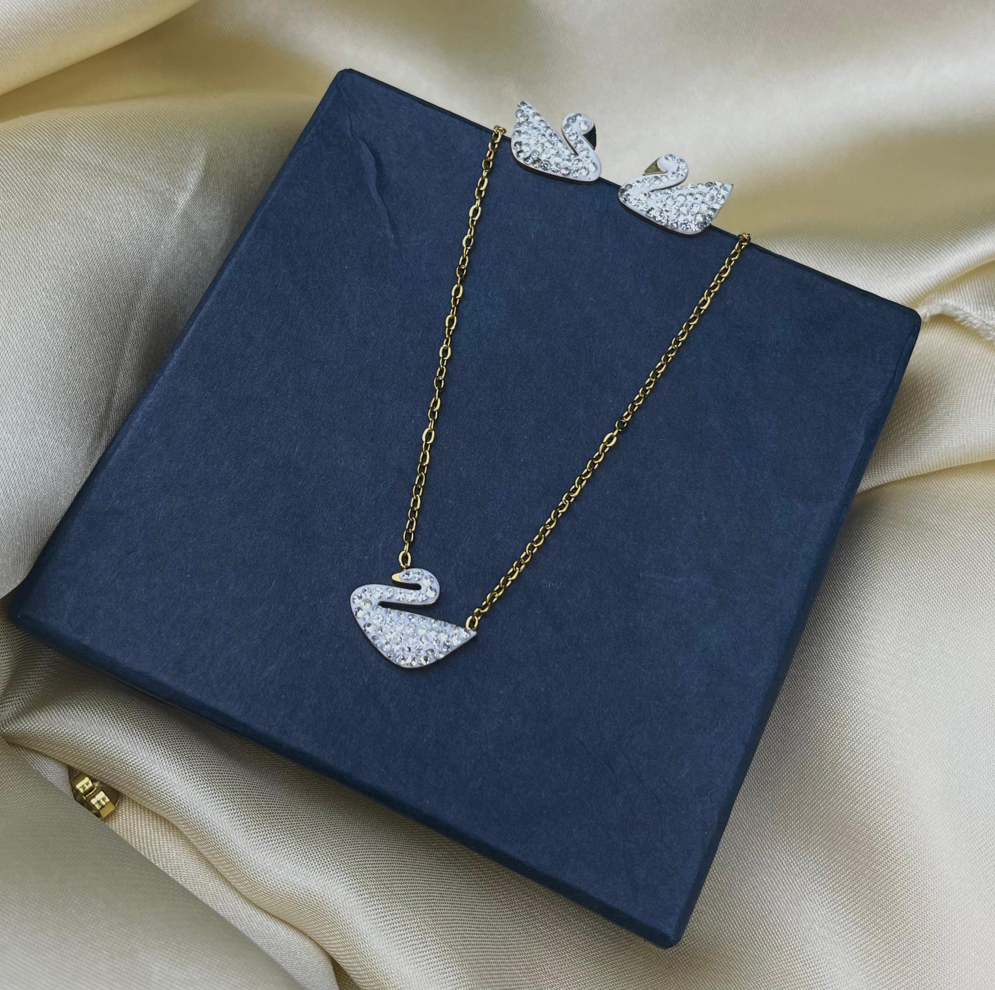 Dazzle White Duck Set