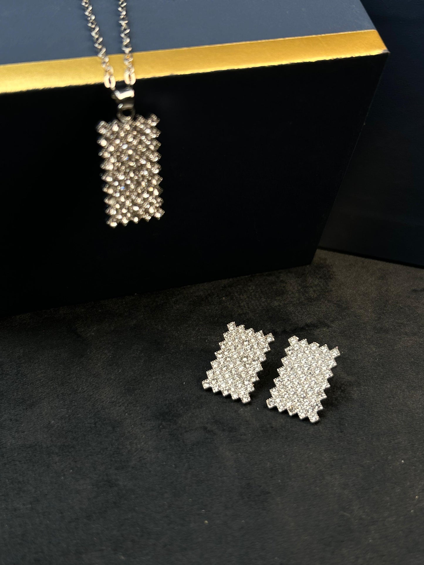 Diamond Dust Elegance Set