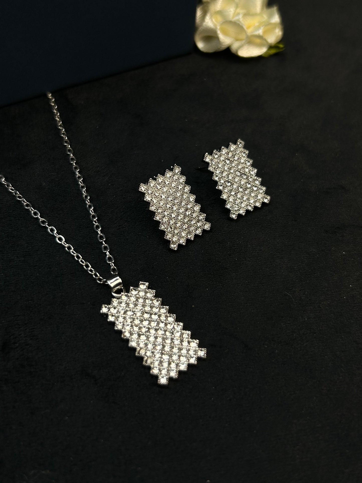 Diamond Dust Elegance Set