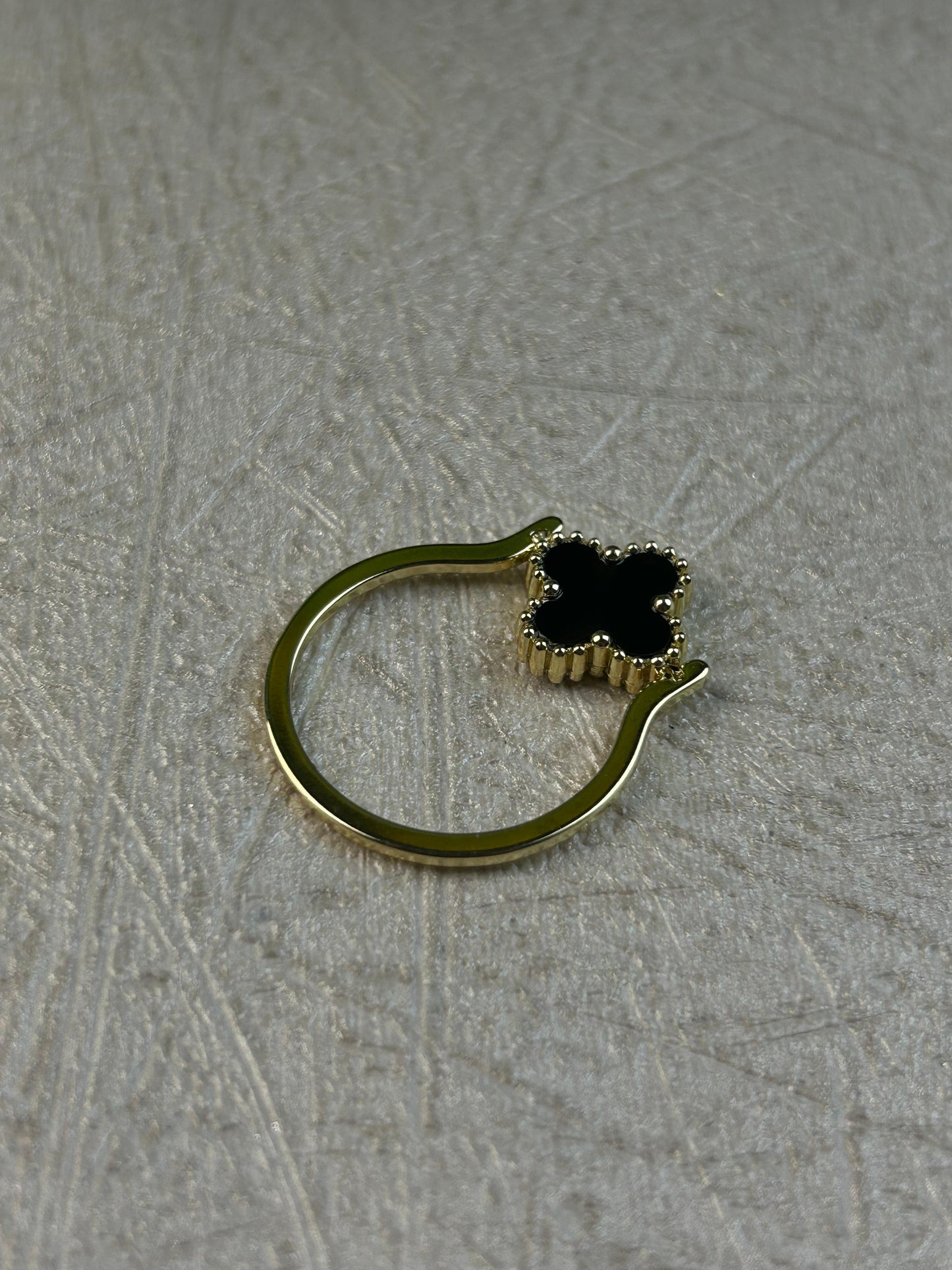 Double Sided Leaf Clover Ring