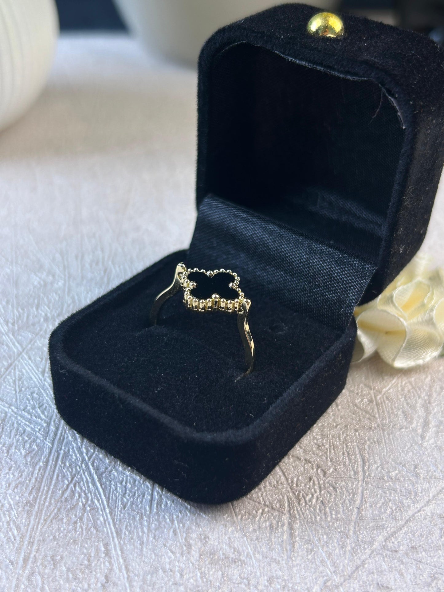 Double Sided Leaf Clover Ring