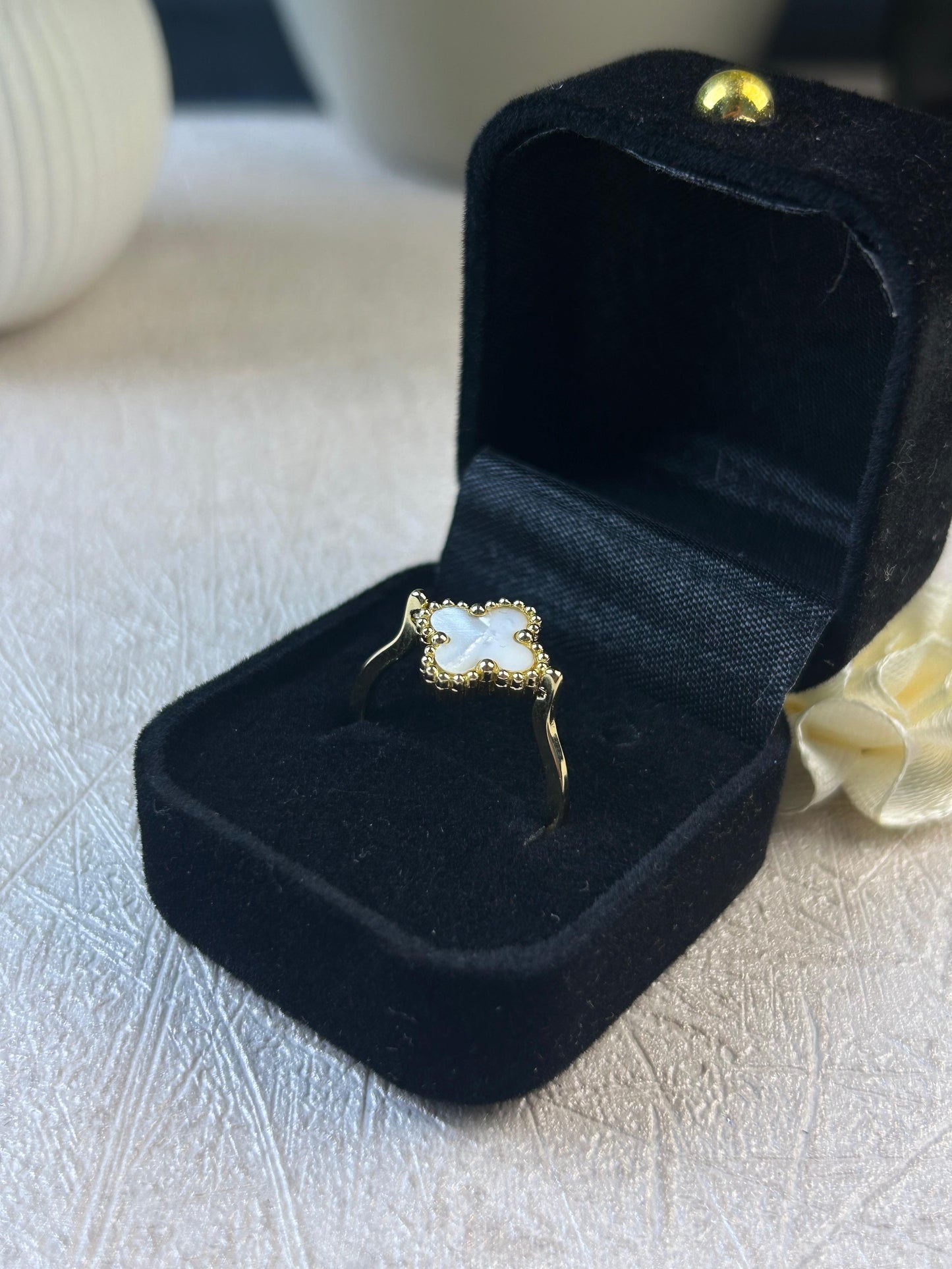 Double Sided Leaf Clover Ring