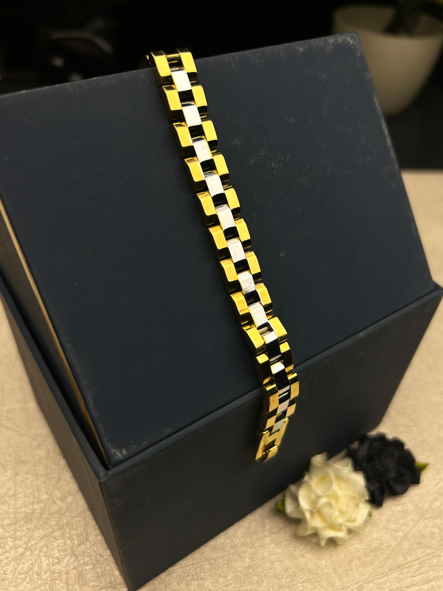 Golden Jubilee Chain Bracelet