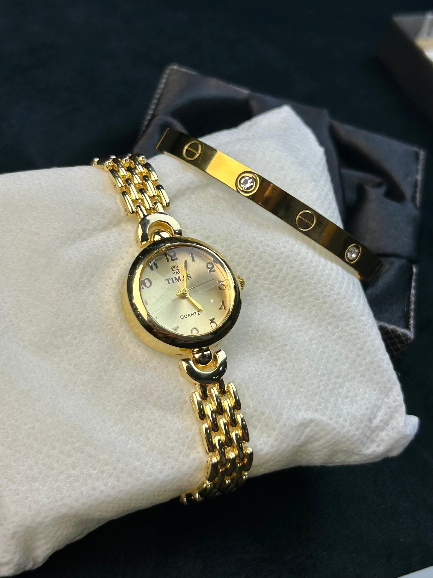 TIMAS Quartz Women Watch with Cartier - Golden
