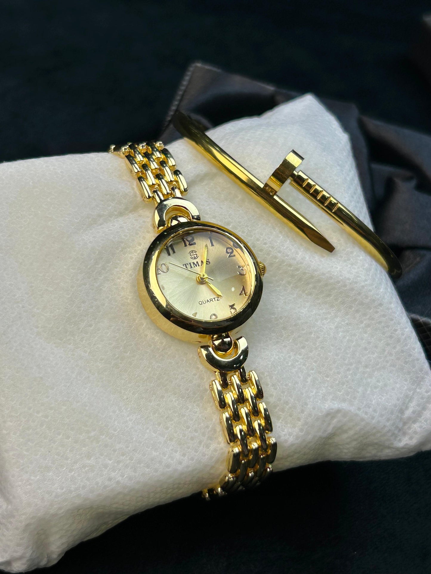 TIMAS Quartz Women Watch with Nail Armlet - Golden