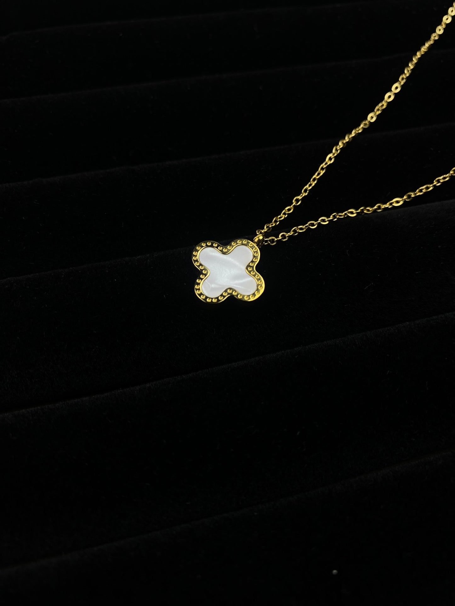 Clover Leaf Pendant & Studs Set