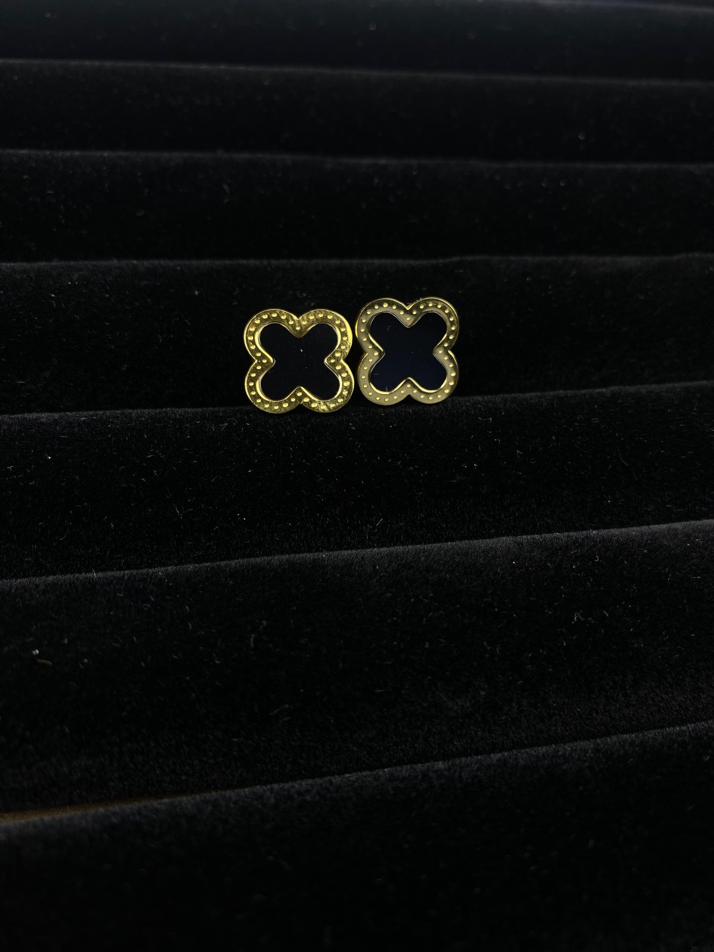 Clover Leaf Pendant & Studs Set