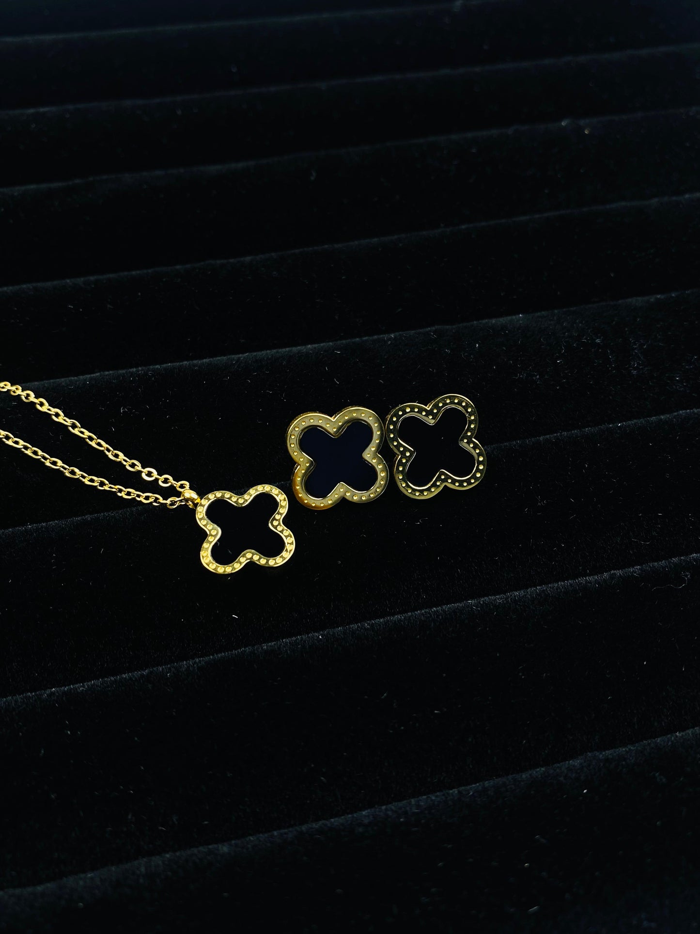 Clover Leaf Pendant & Studs Set