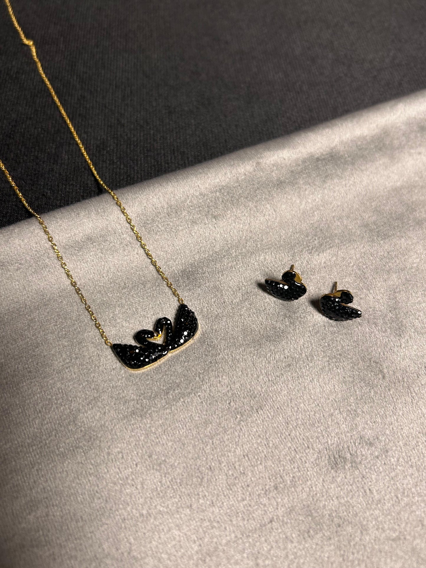 Black Swan Set