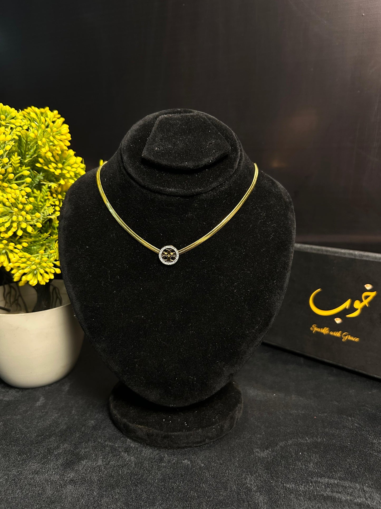 Elegant Tory Pendant