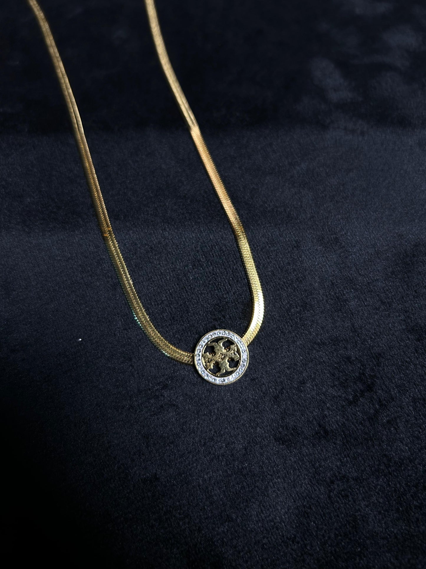 Elegant Tory Pendant
