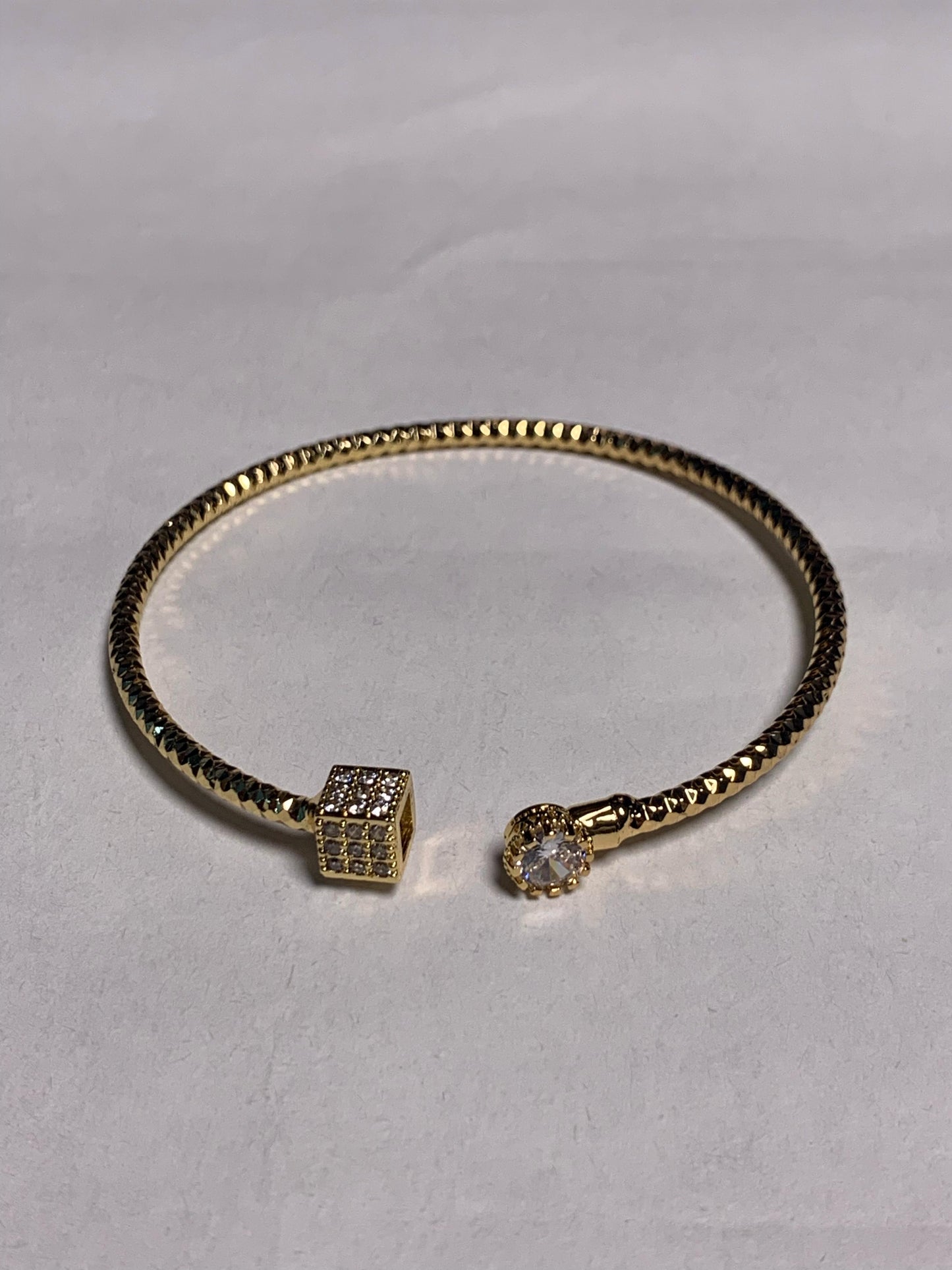 Zirconé Cuff