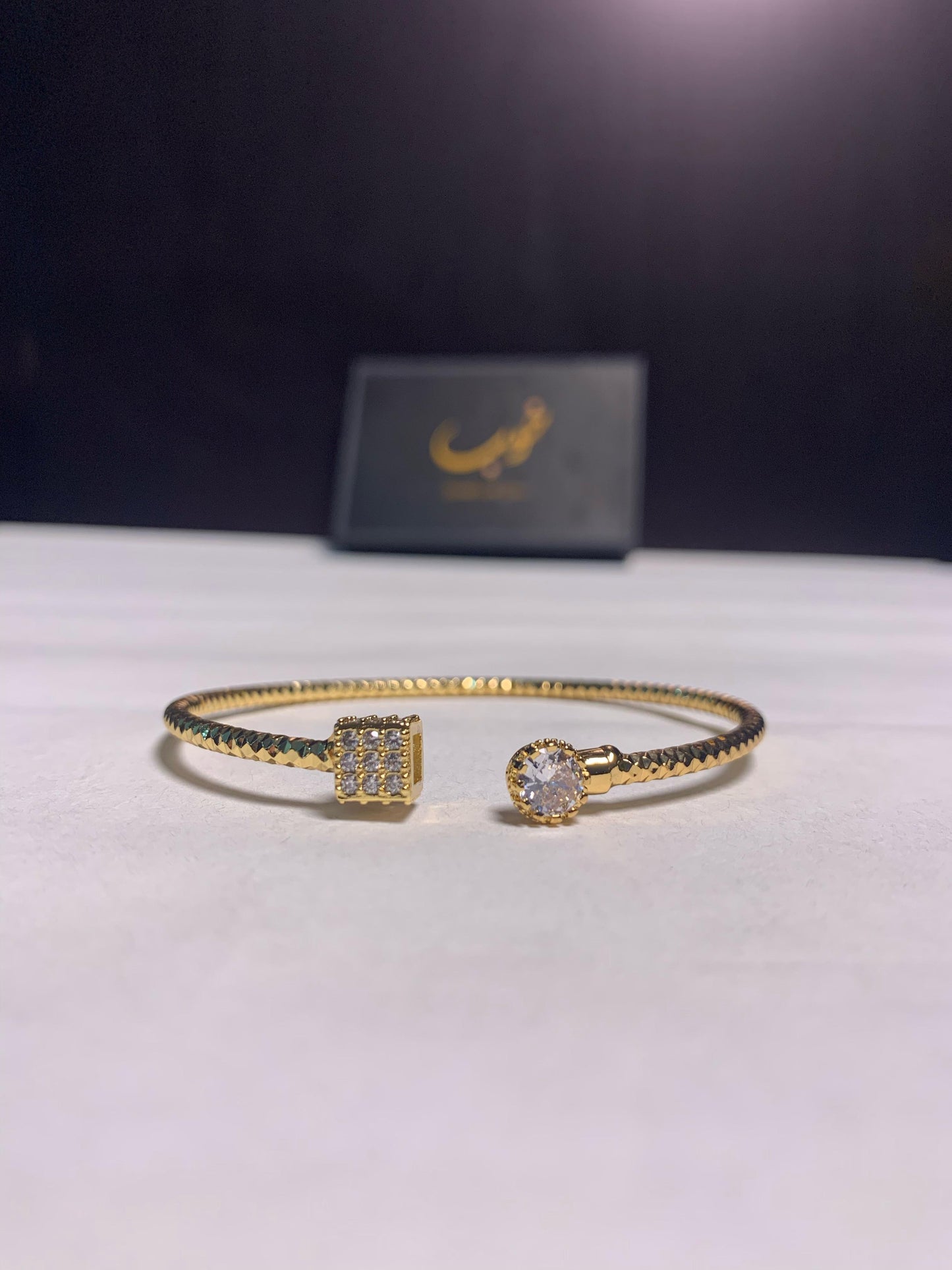 Zirconé Cuff