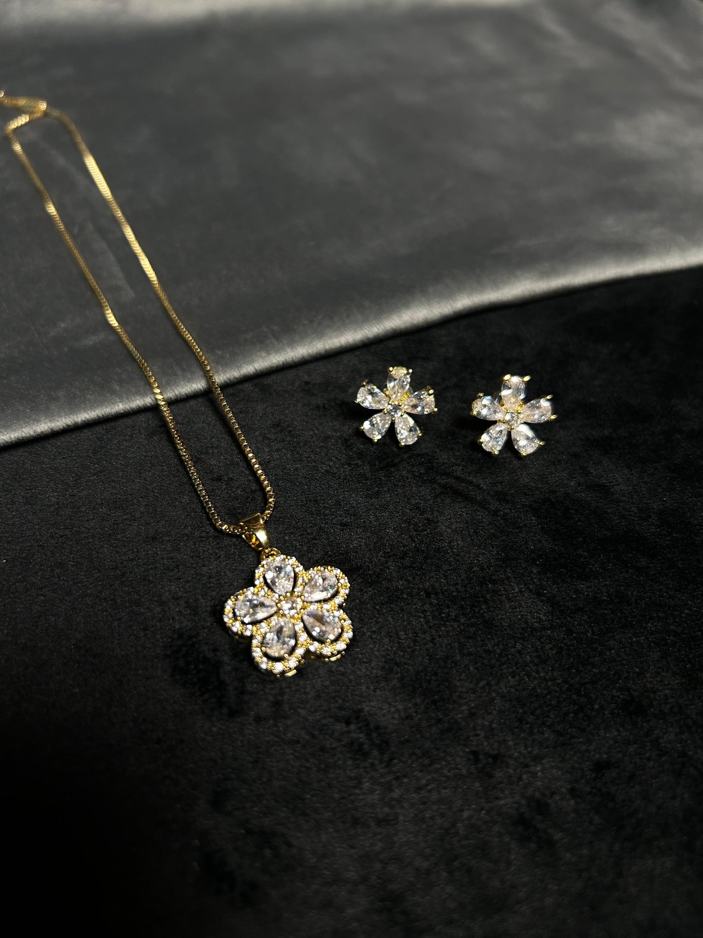 Sparkling Zircone Set
