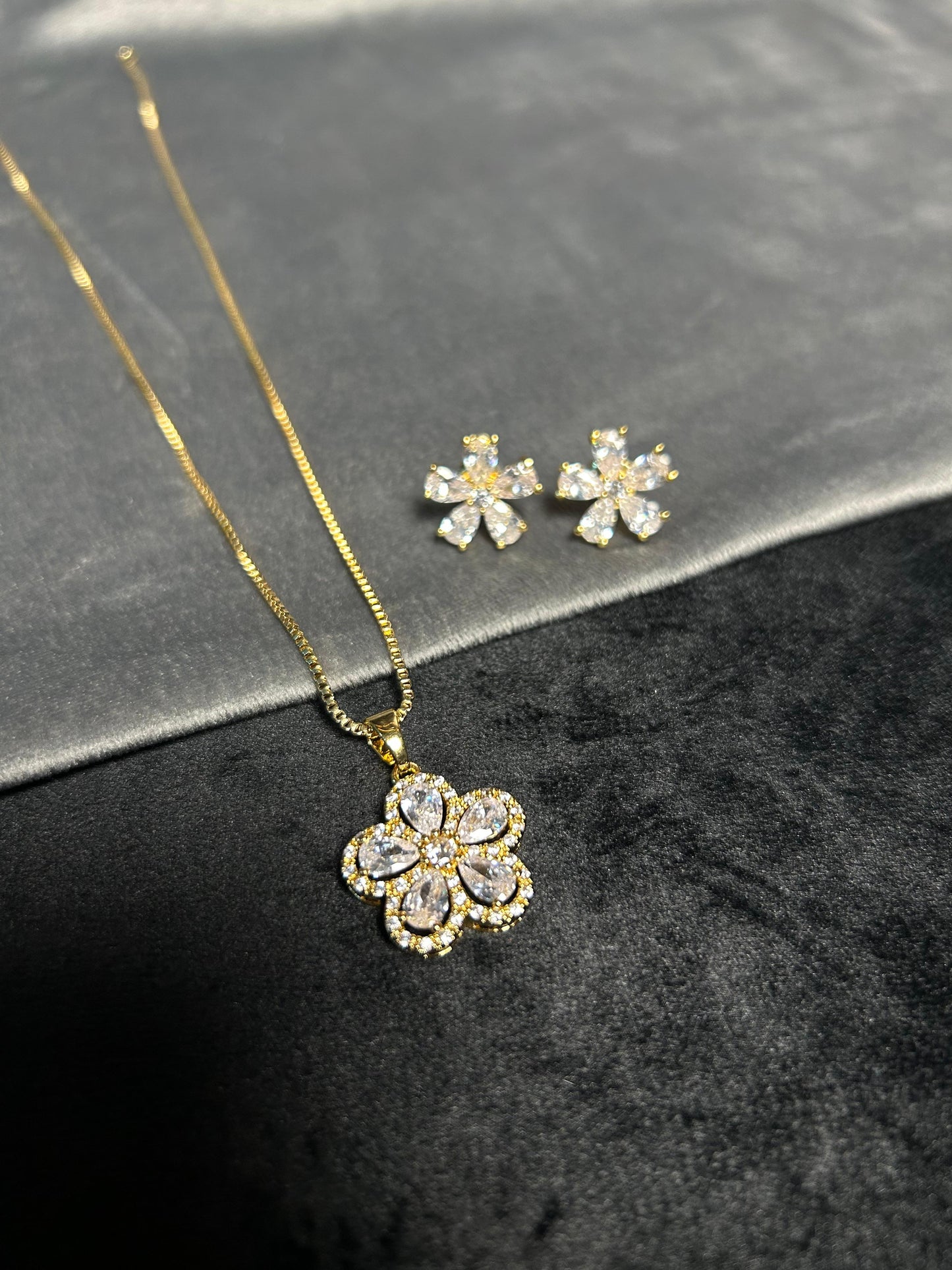 Sparkling Zircone Set