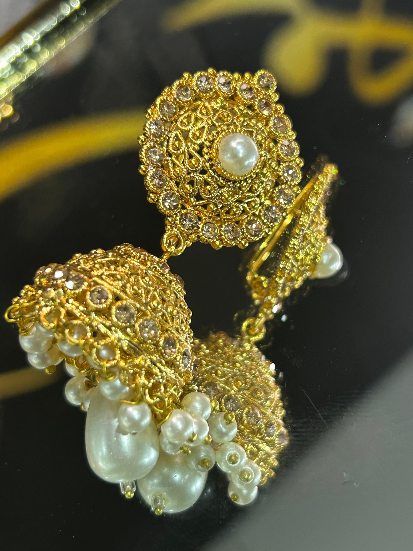 Sunehri Jhumka