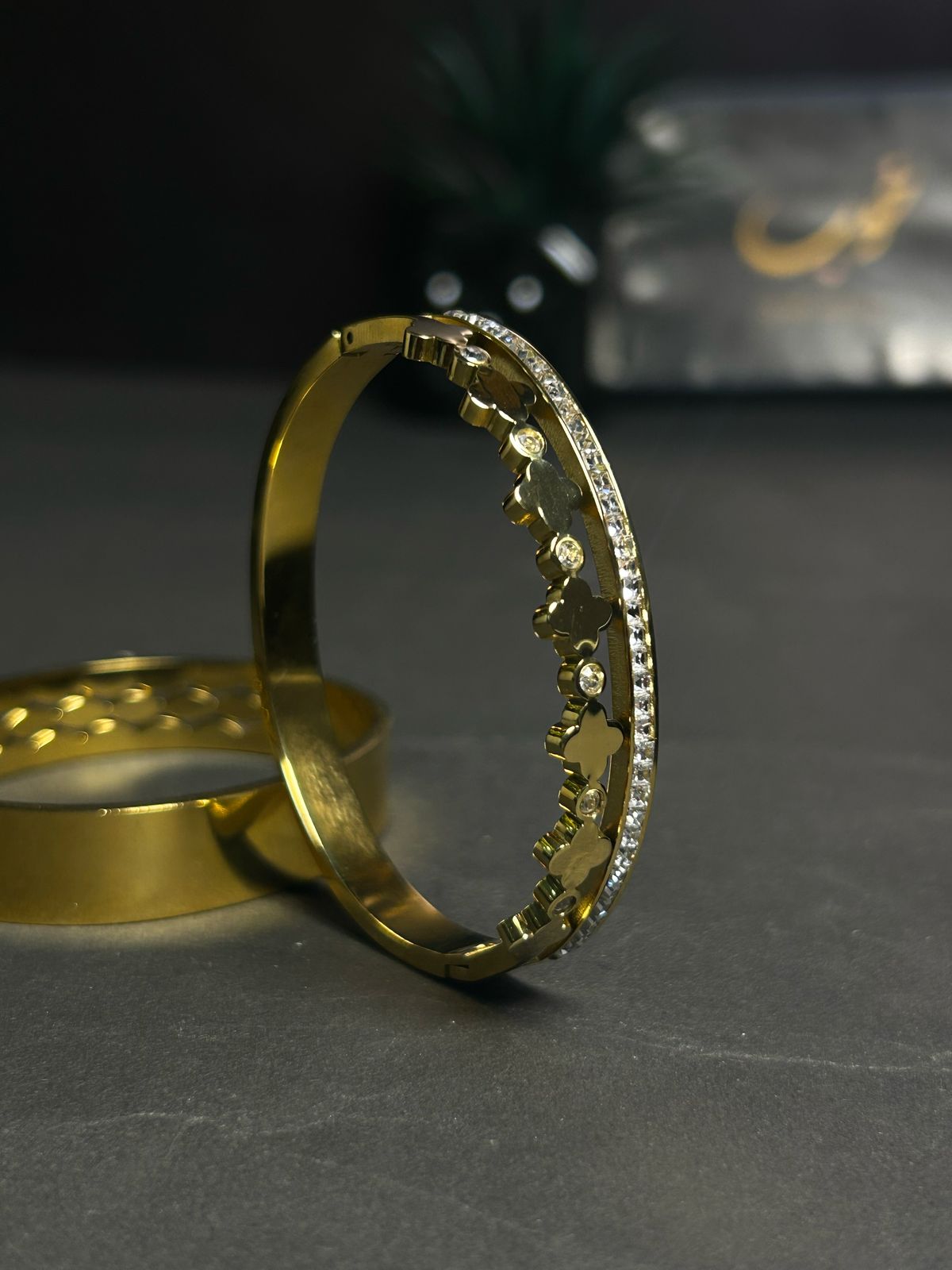 Clover Luxe Armlet