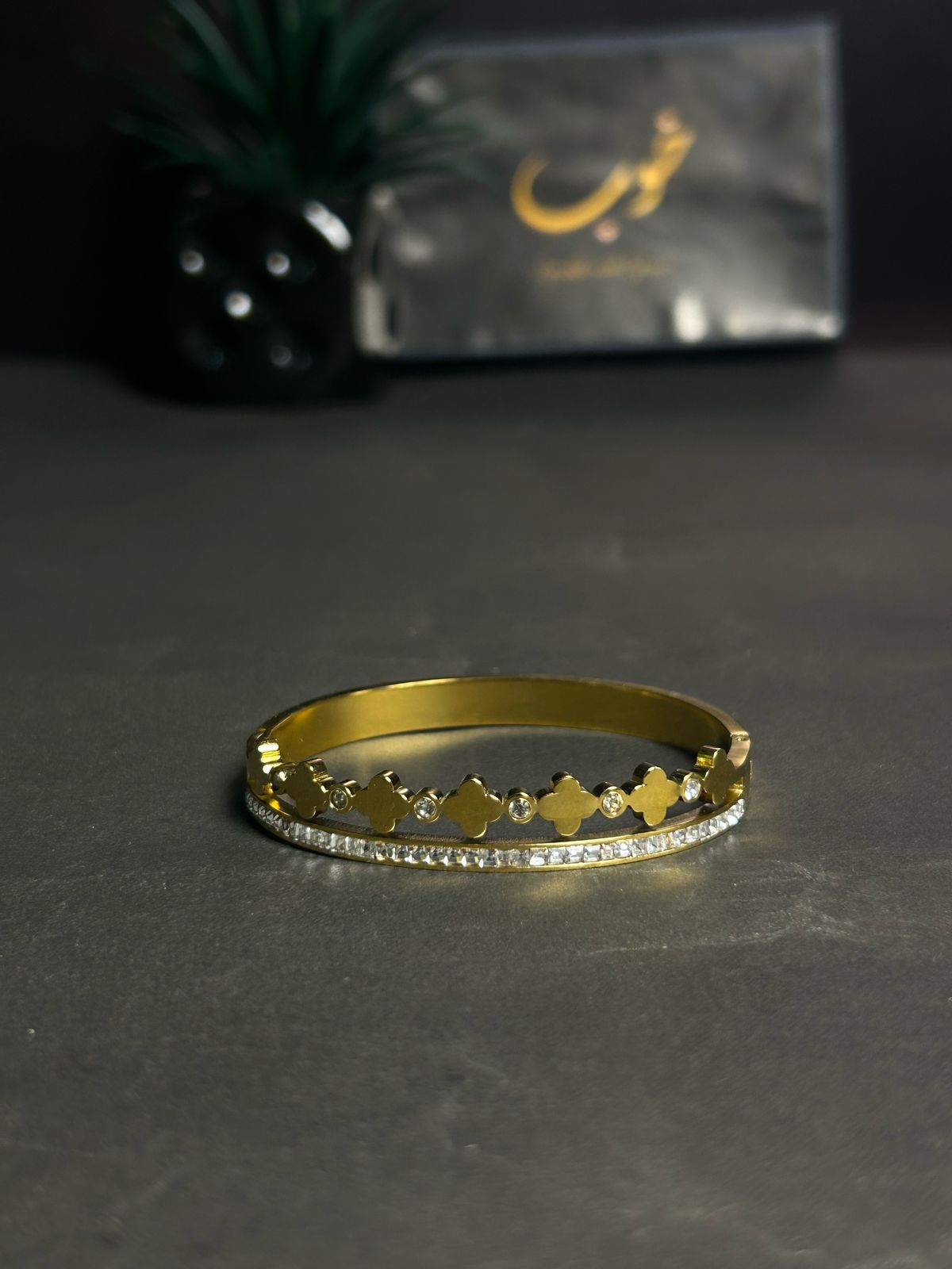 Clover Luxe Armlet