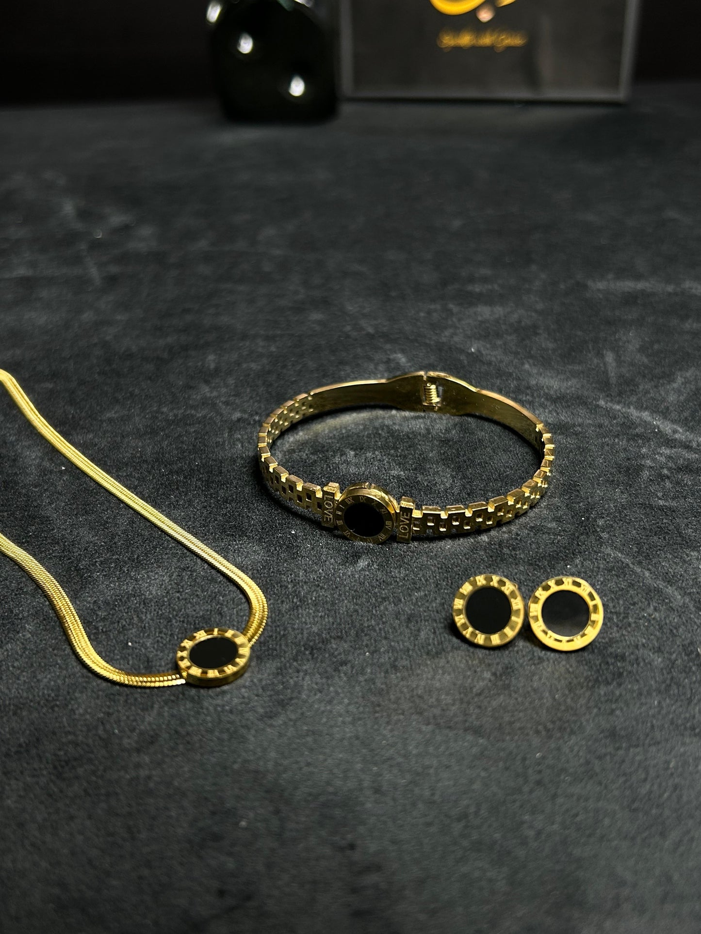 Classic Black Enamel Gold Jewelry Set