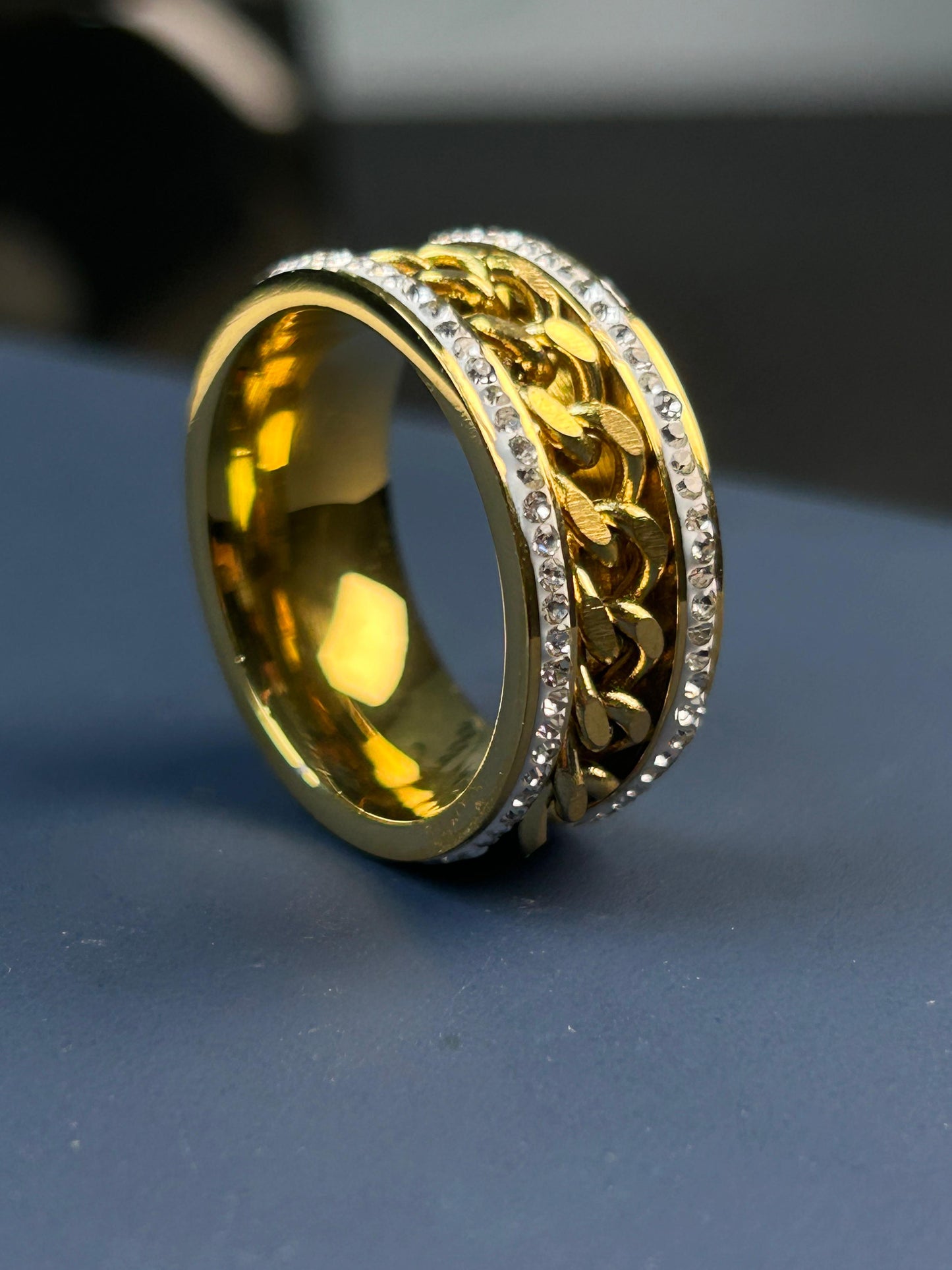 Elegant Spinner Chain Ring