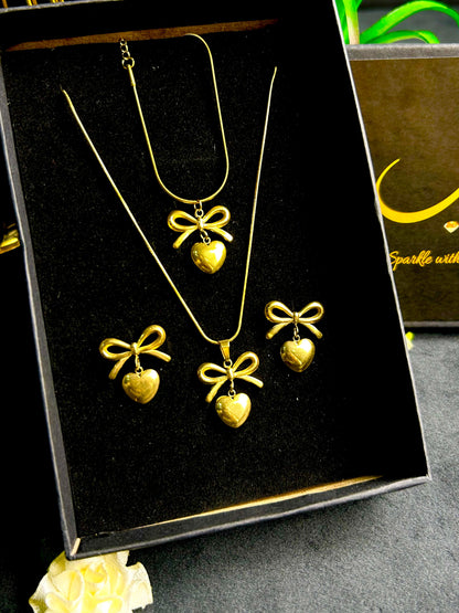 Bow Heart Linked Set