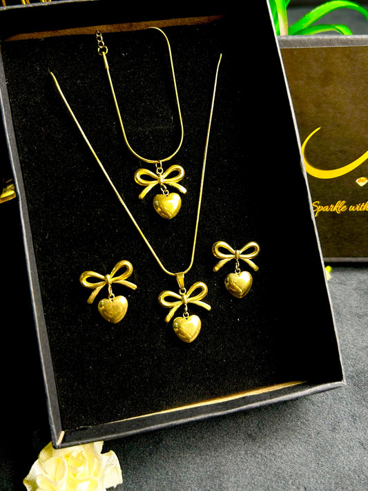 Bow Heart Linked Set