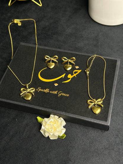 Bow Heart Linked Set