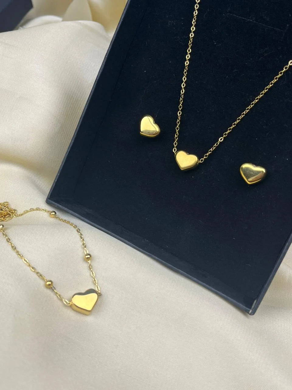 Classic Golden Heart Pendant Set