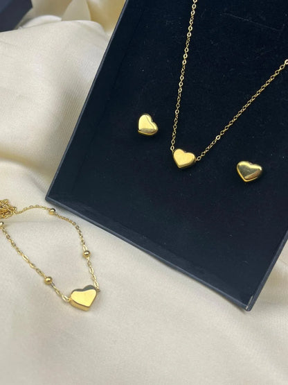 Classic Golden Heart Pendant Set