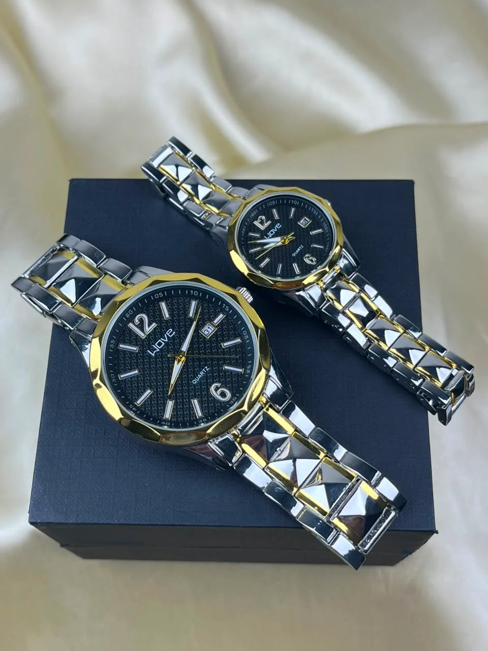 Classic WAVE Black and Golden Couple Watch