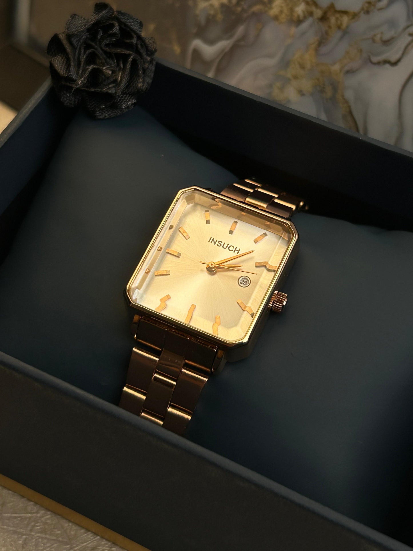 INSUCH Diamond Glaze Gold Watch