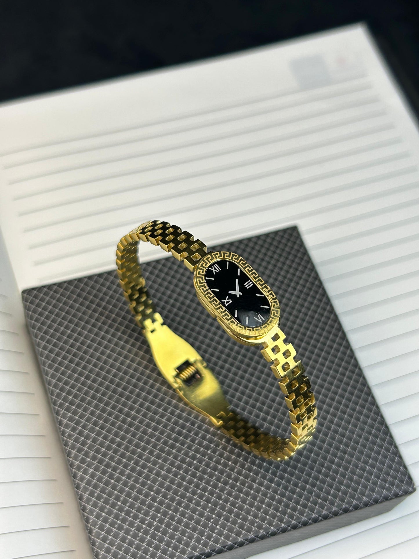 Elegant Watch Handcuff