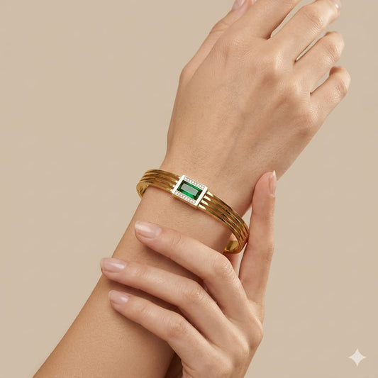 Emerald Glow Armlet