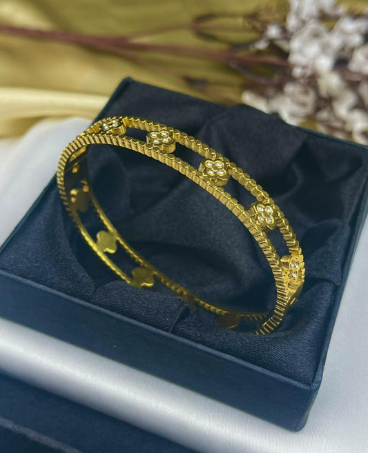 Minimal Floral Armlet