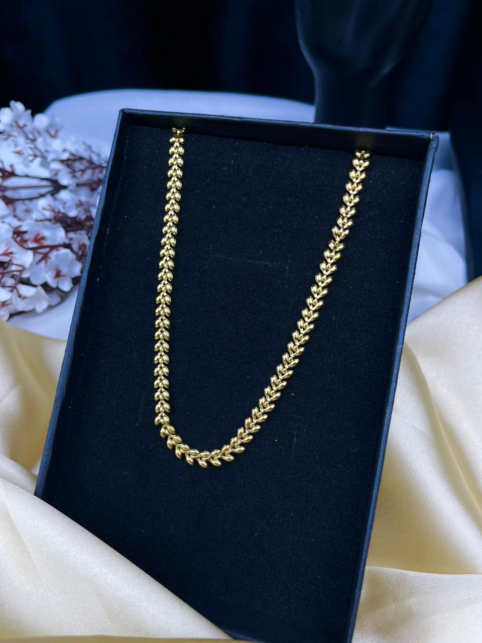 Minimal Leaf Link Necklace