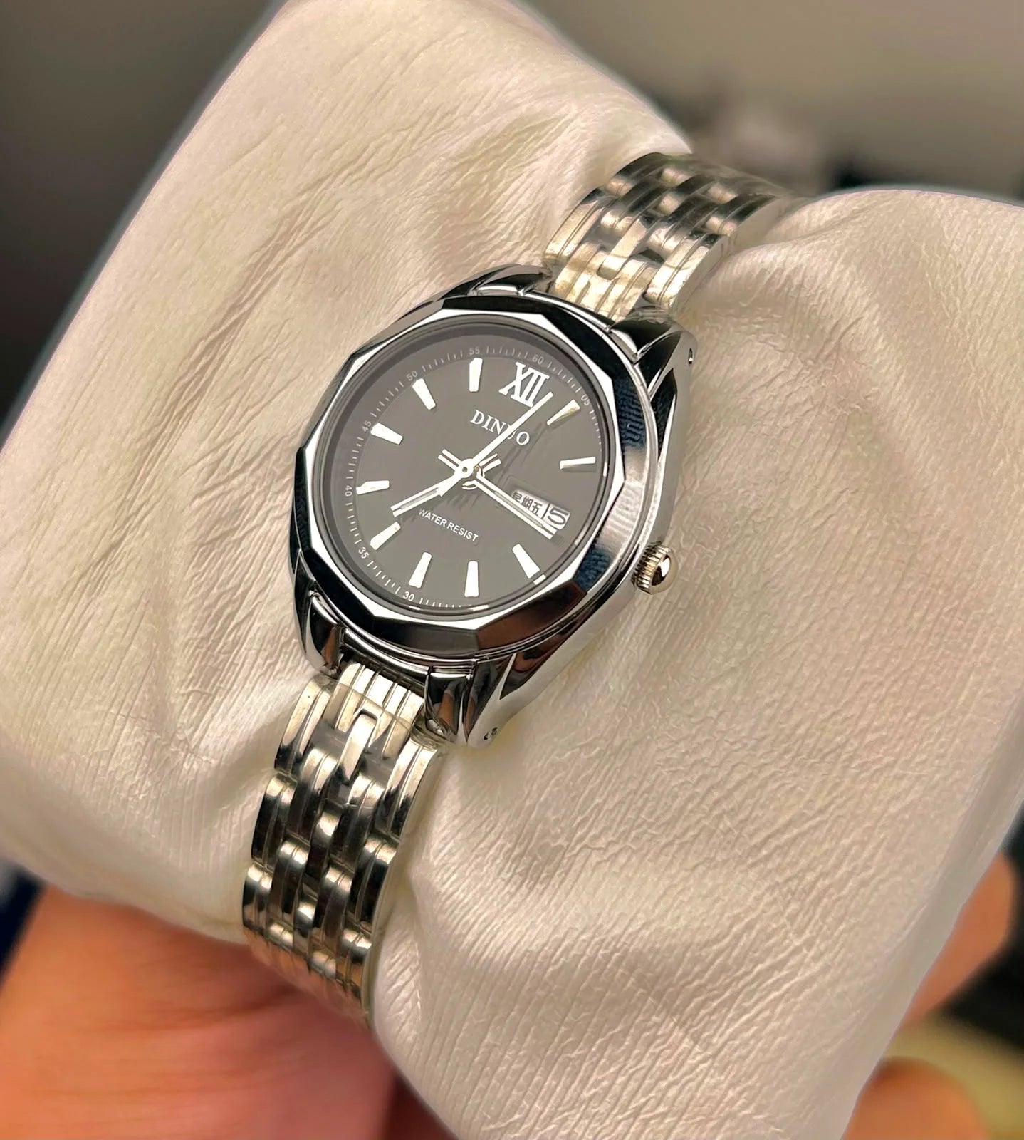 Signature DUNIO Silver Crystal Watch