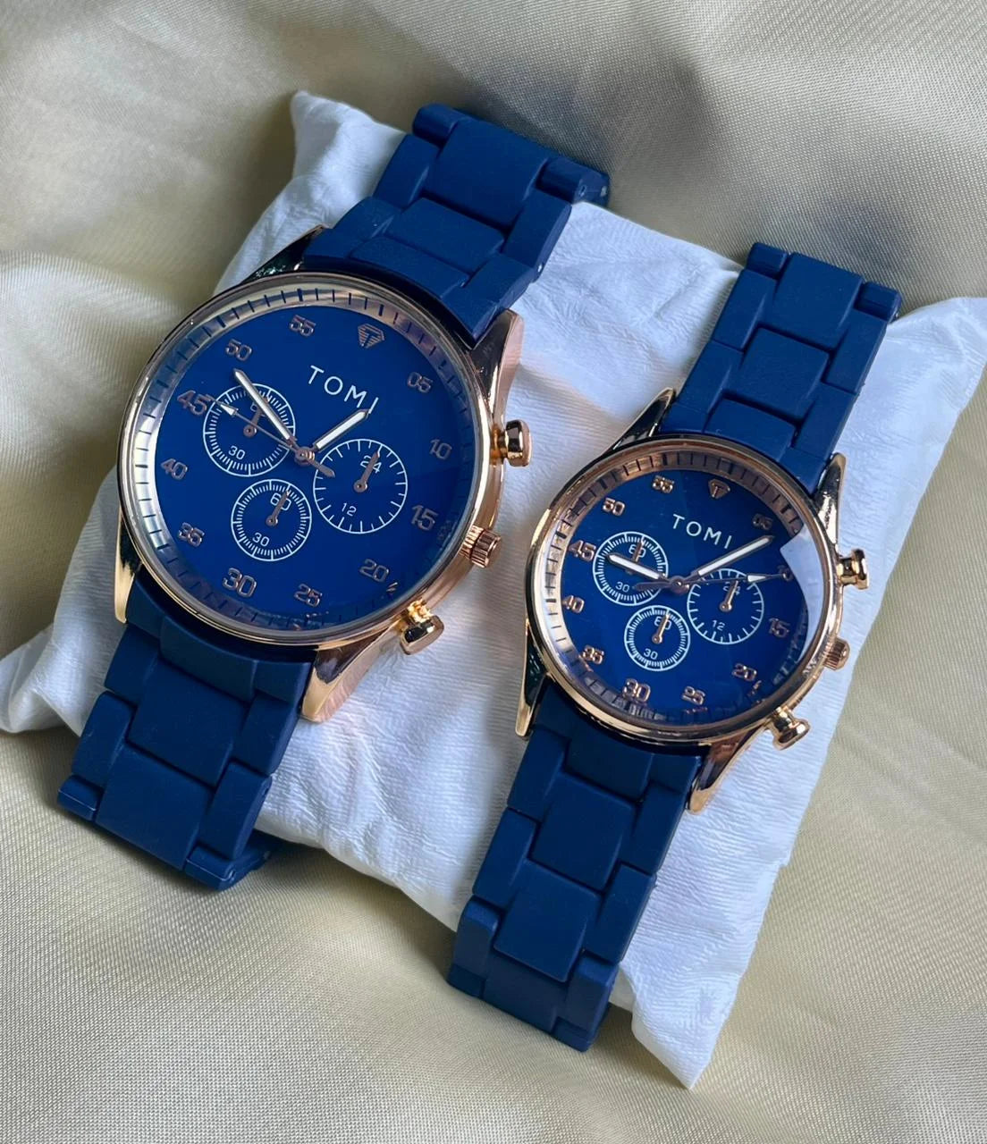 Sleek Noir Edition Couple Watch