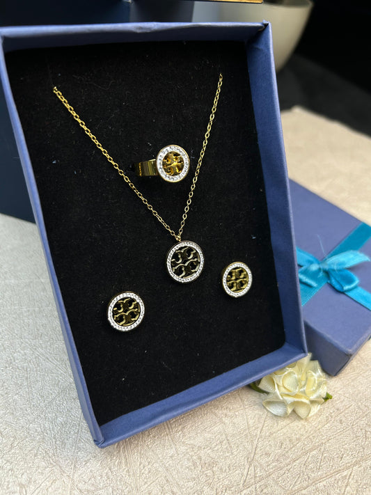 Elegant Tory Set With Ring