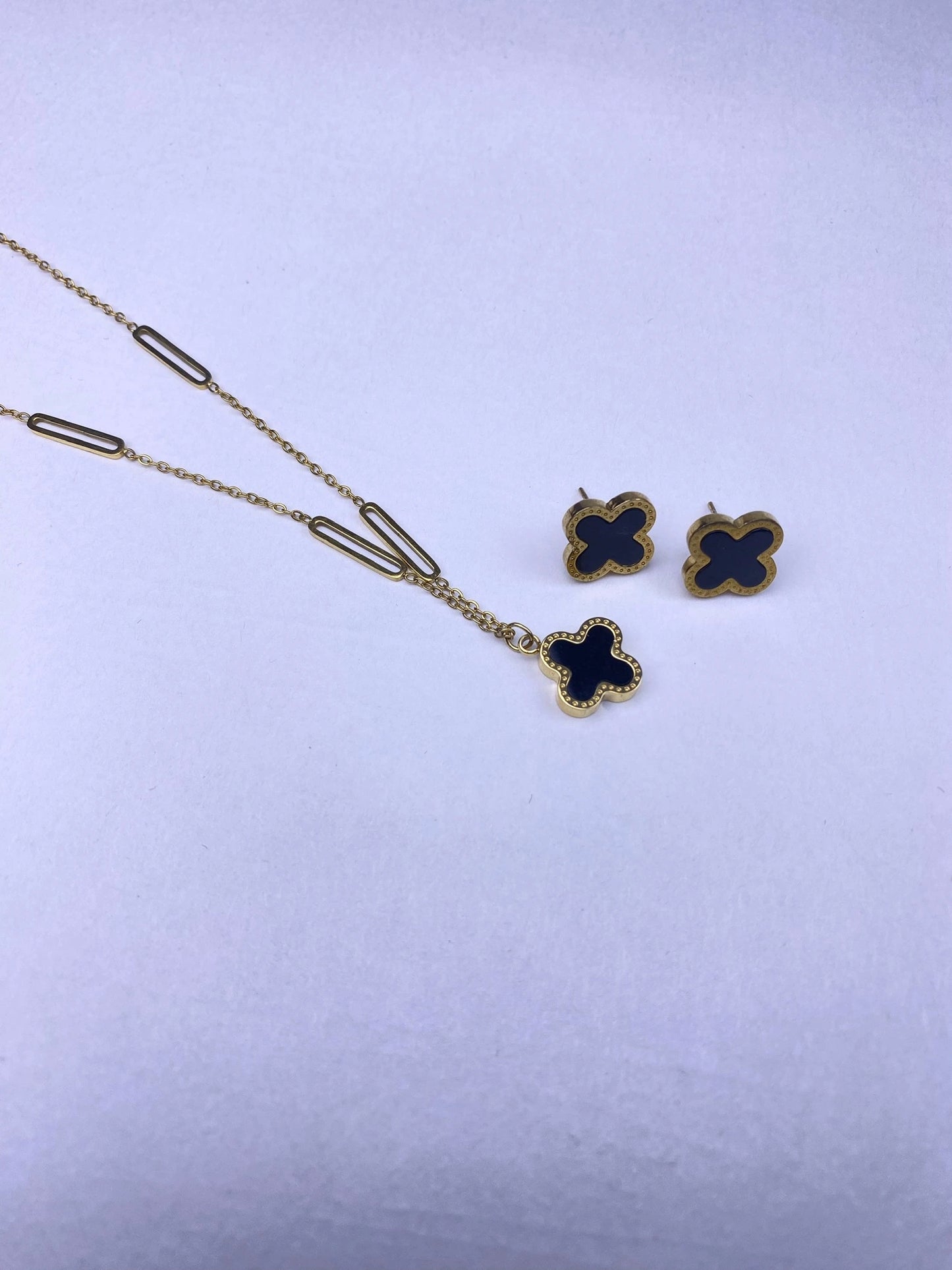 Clover Leaf Pendant & Studs Set